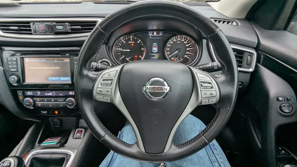 Nissan Qashqai **SVE LUXURY TRIM** - Image 6
