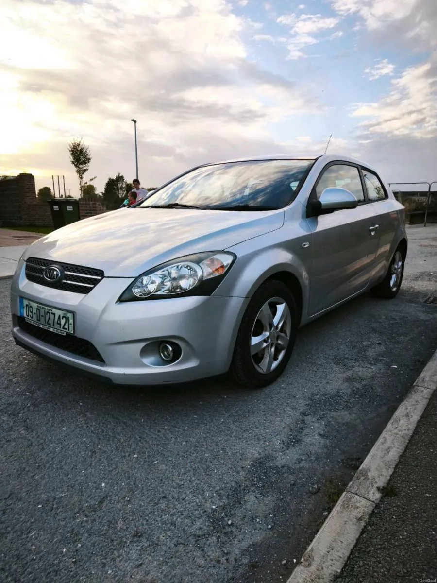 Kia Pro Cee'd - Image 1