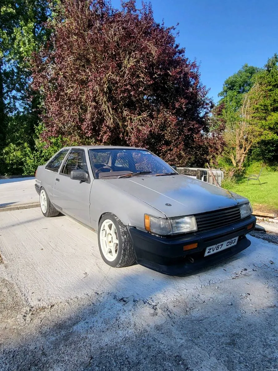 Toyota Corolla Levin Ae86 - Image 3