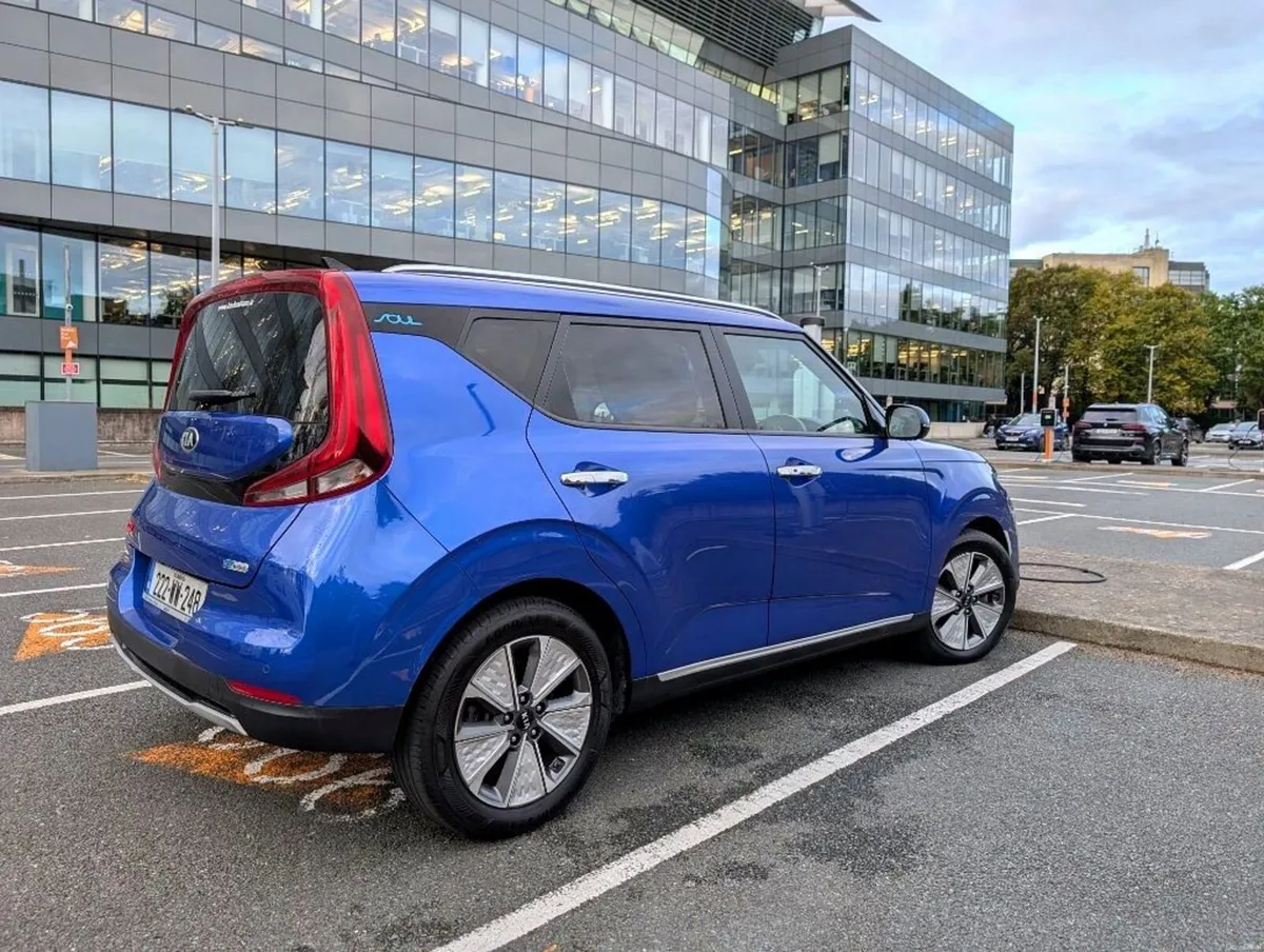 Kia e-Soul Long Range 64kWh Top Spec Warranty 2029 - Image 4