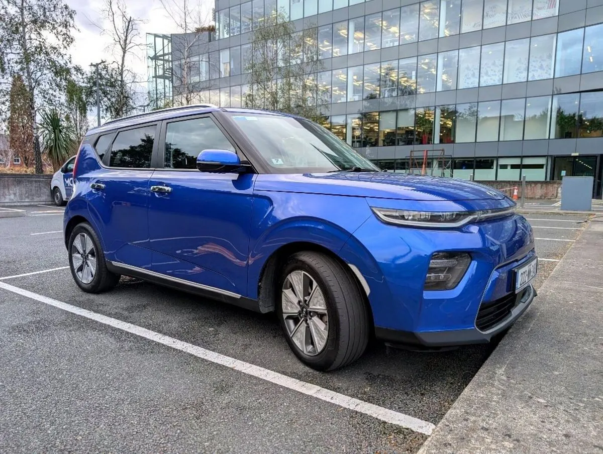 Kia e-Soul Long Range 64kWh Top Spec Warranty 2029 - Image 2