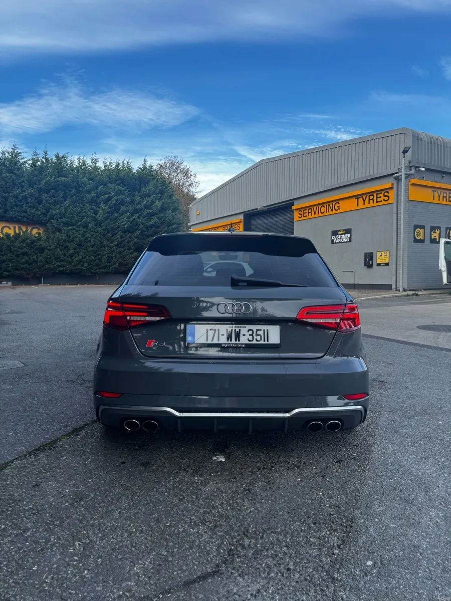 Car - Image 2