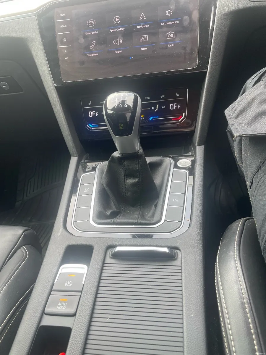 VW Passat - Image 4
