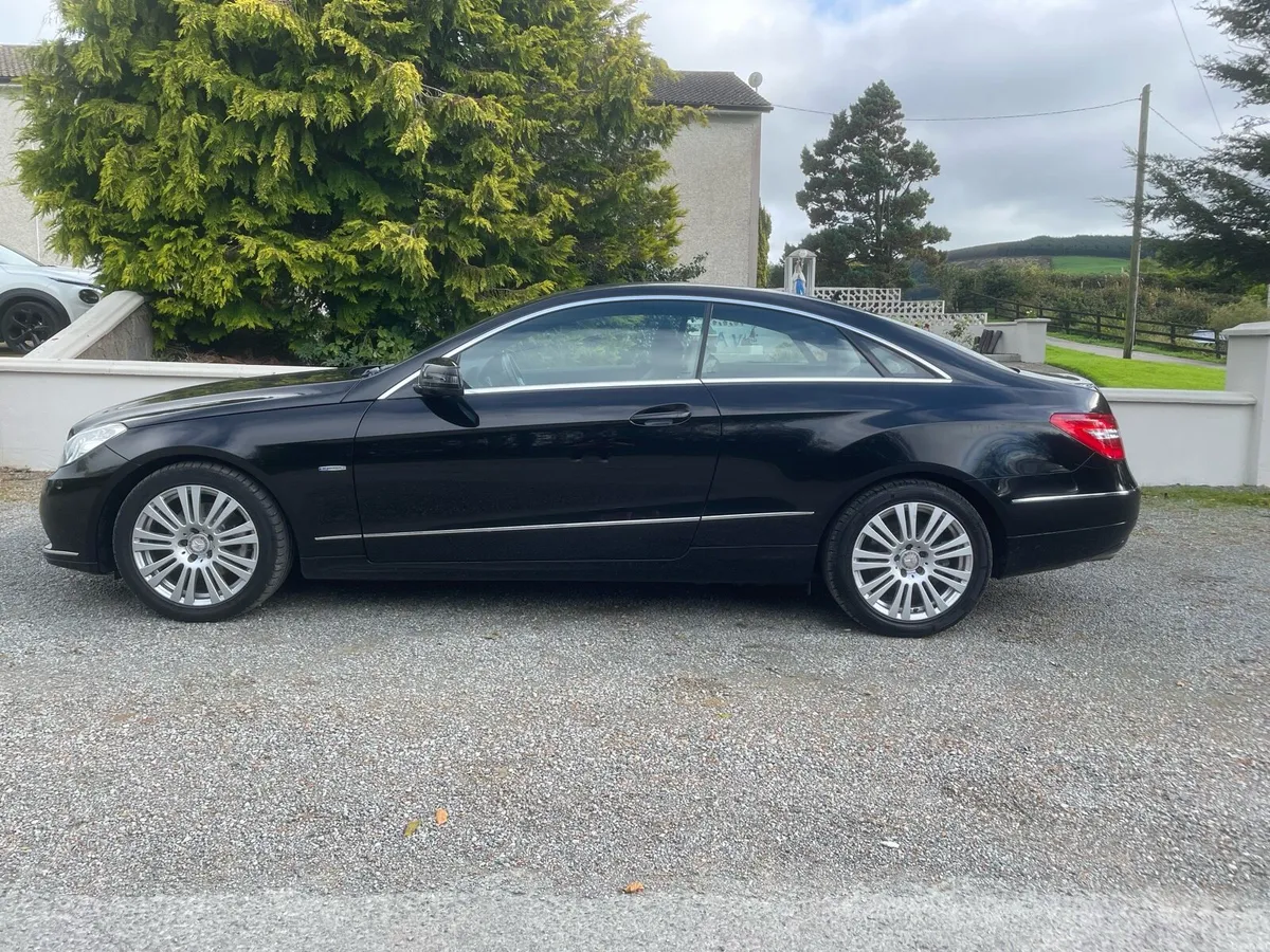 Mercedes e220 coupe auto - Image 4