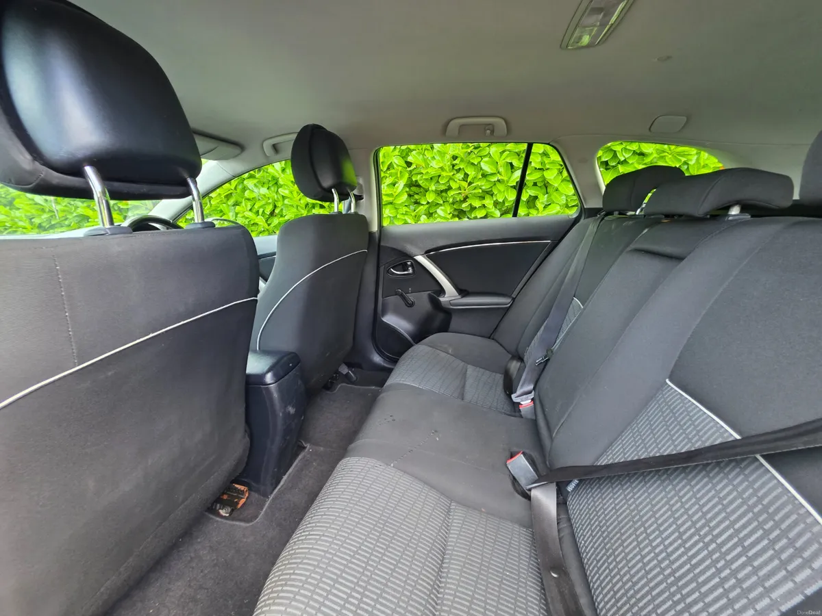 2015 Toyota Avensis 2.0 D-4D Estate – NCT 09/27 - Image 6
