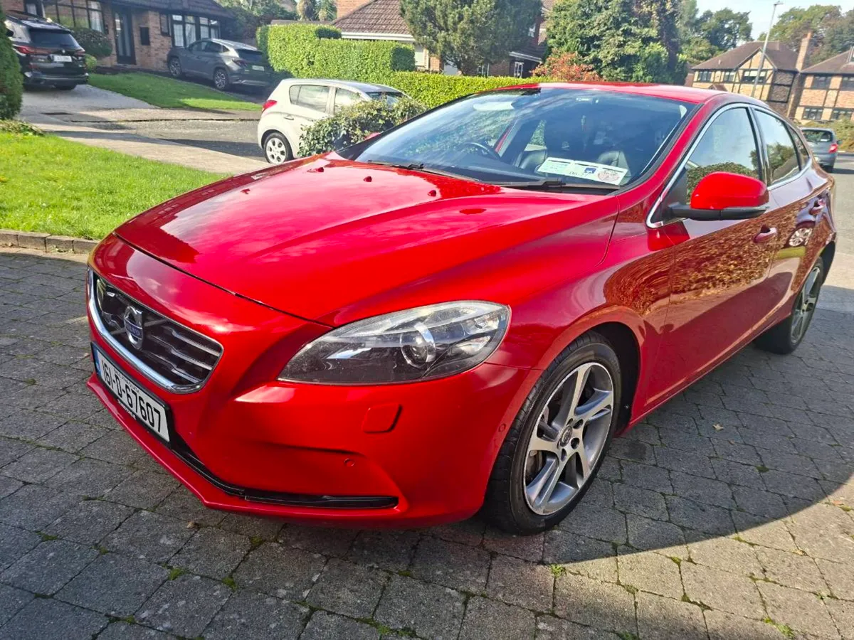 VOLVO V40 D4 2.0D AUTOMATIC R DESIGN 2016 SUPERB - Image 6