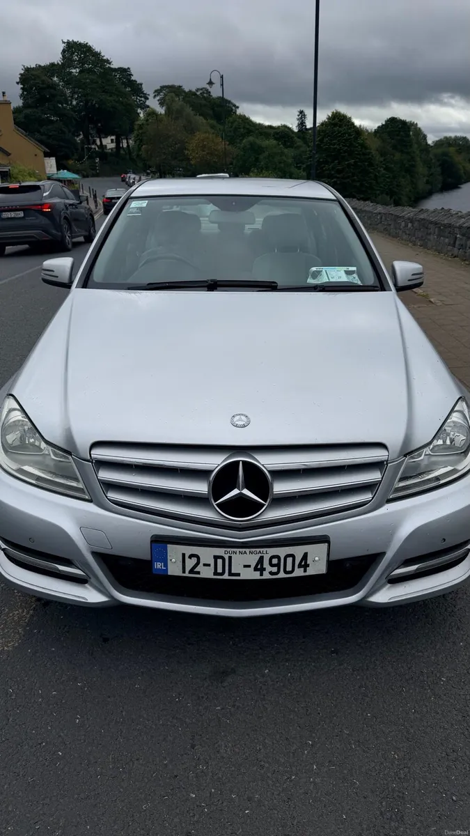 Mercedes C-Class 220 - Image 2