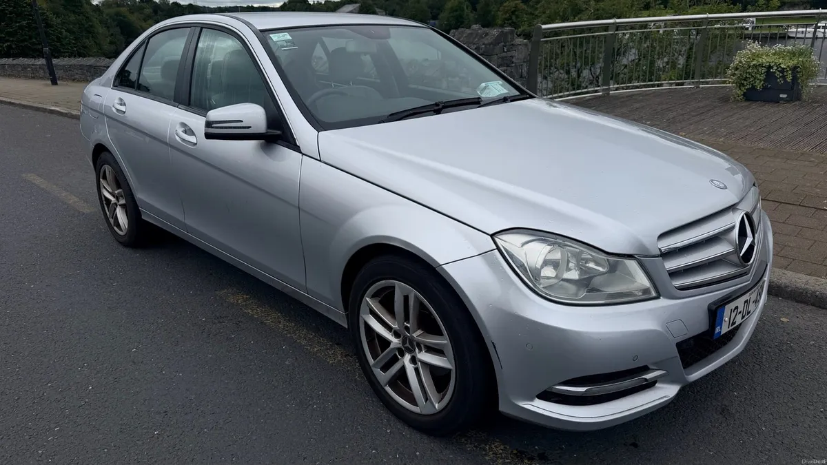 Mercedes C-Class 220 - Image 3