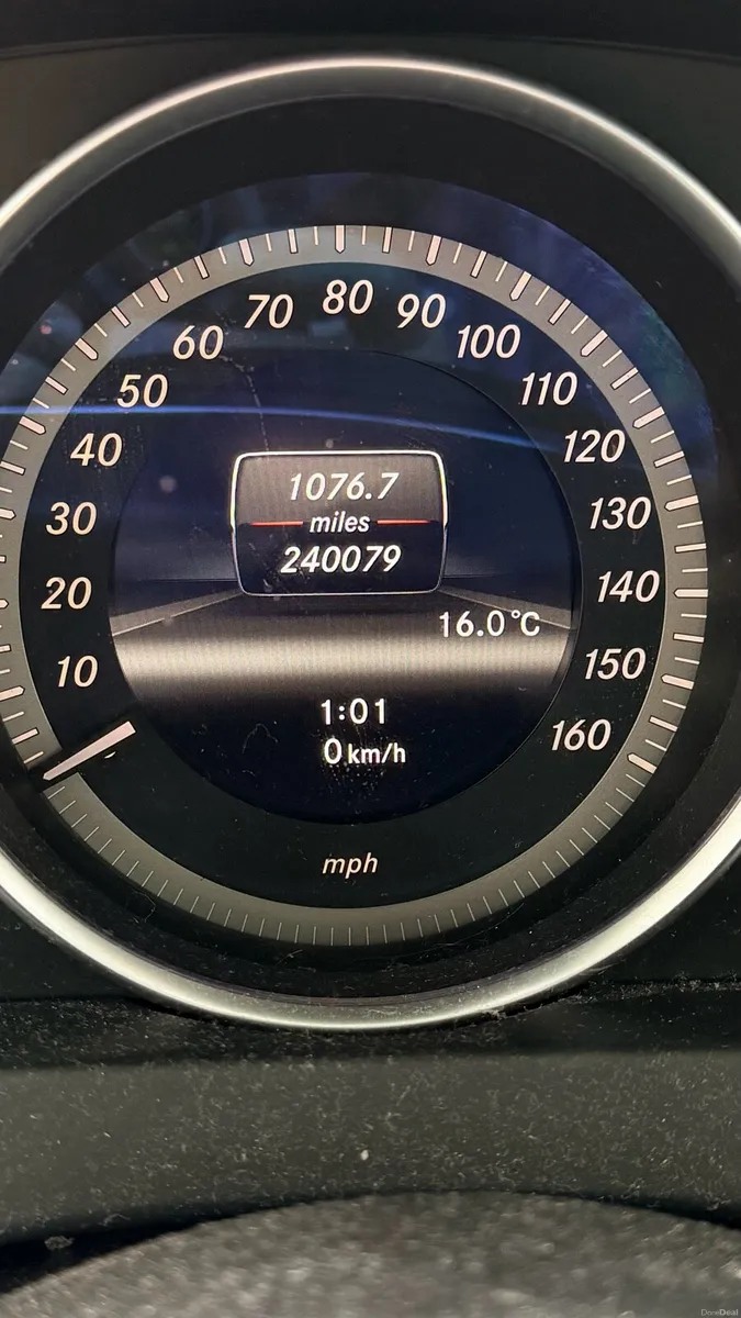 Mercedes C-Class 220 - Image 6