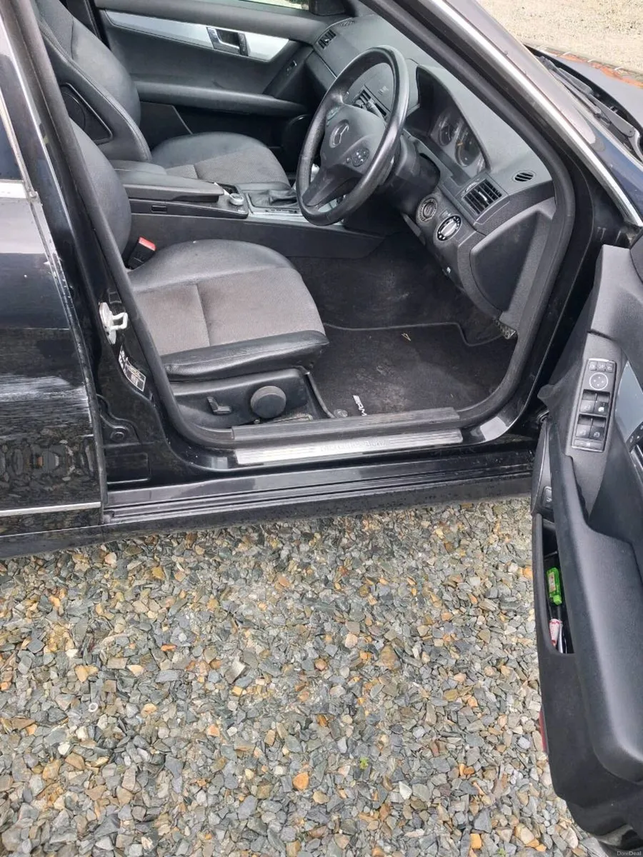 Mercedes C220 - Image 3