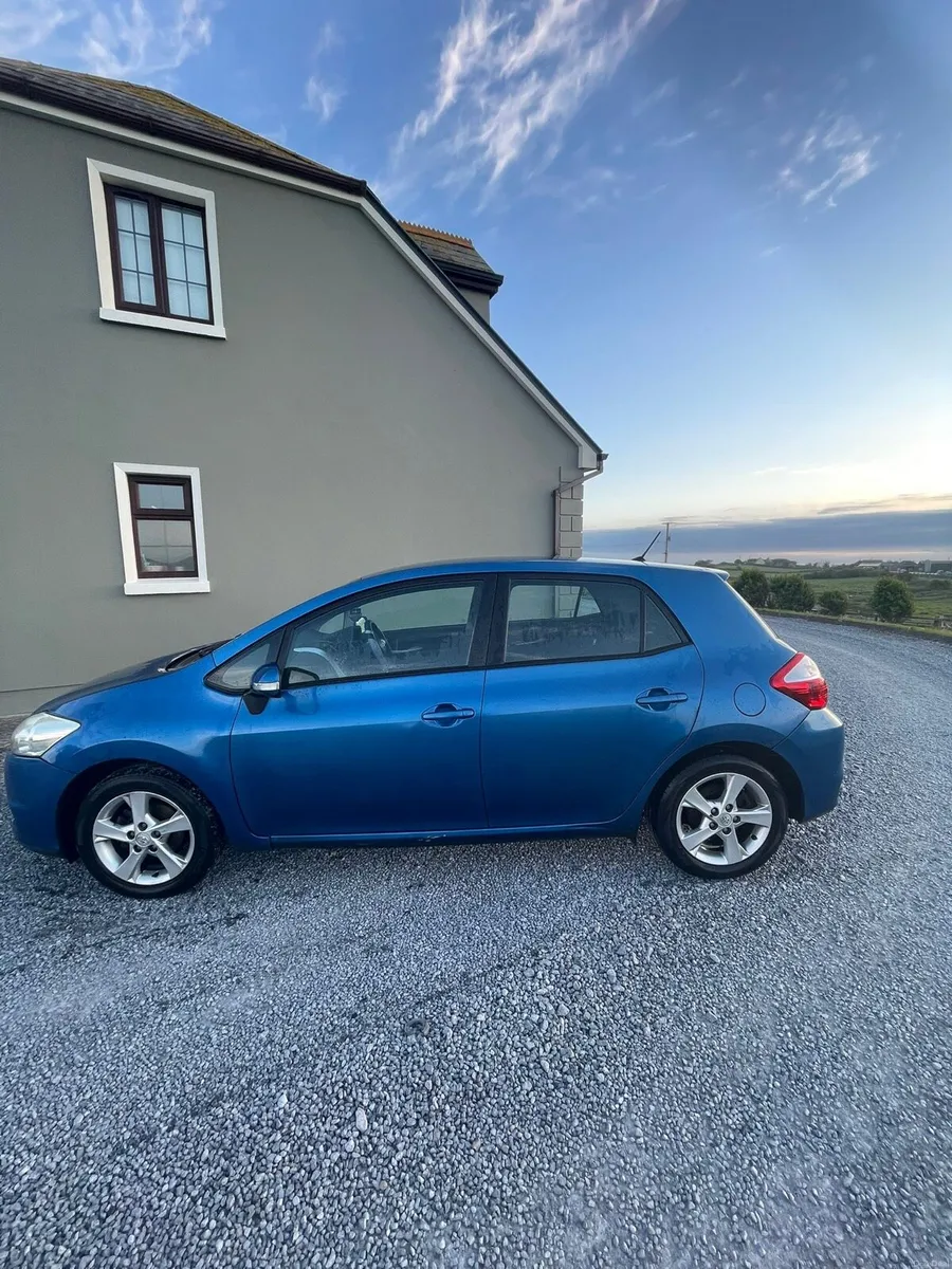 Car - Image 1