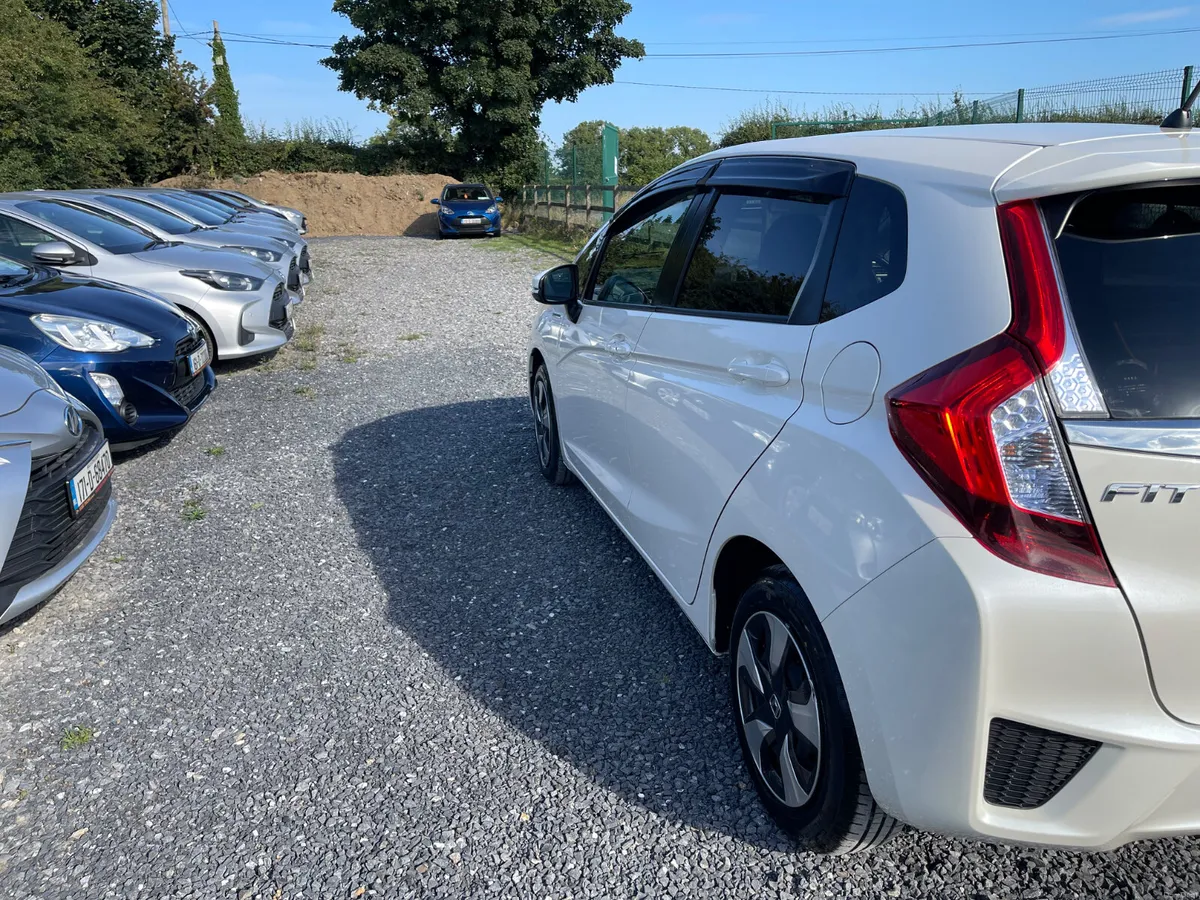 Honda Fit 2016 Automatic hybrid excellent condit - Image 5