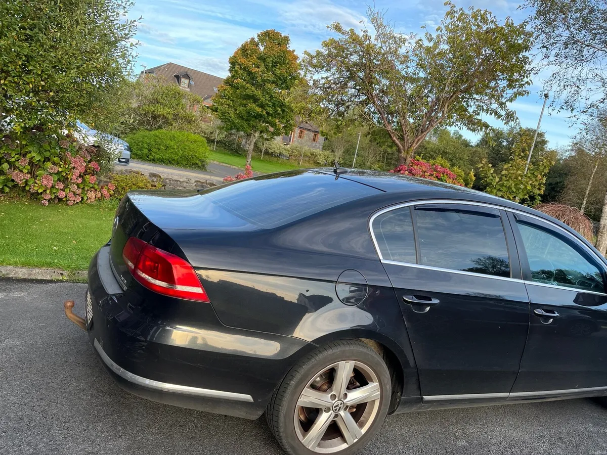 Volkswagen Passat 2011 - Image 3