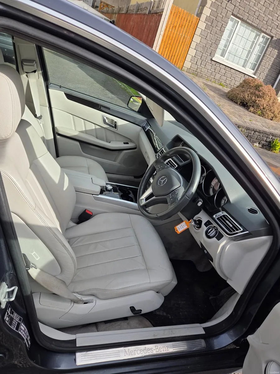 Mercedes-Benz E-Class 2014 - Image 4