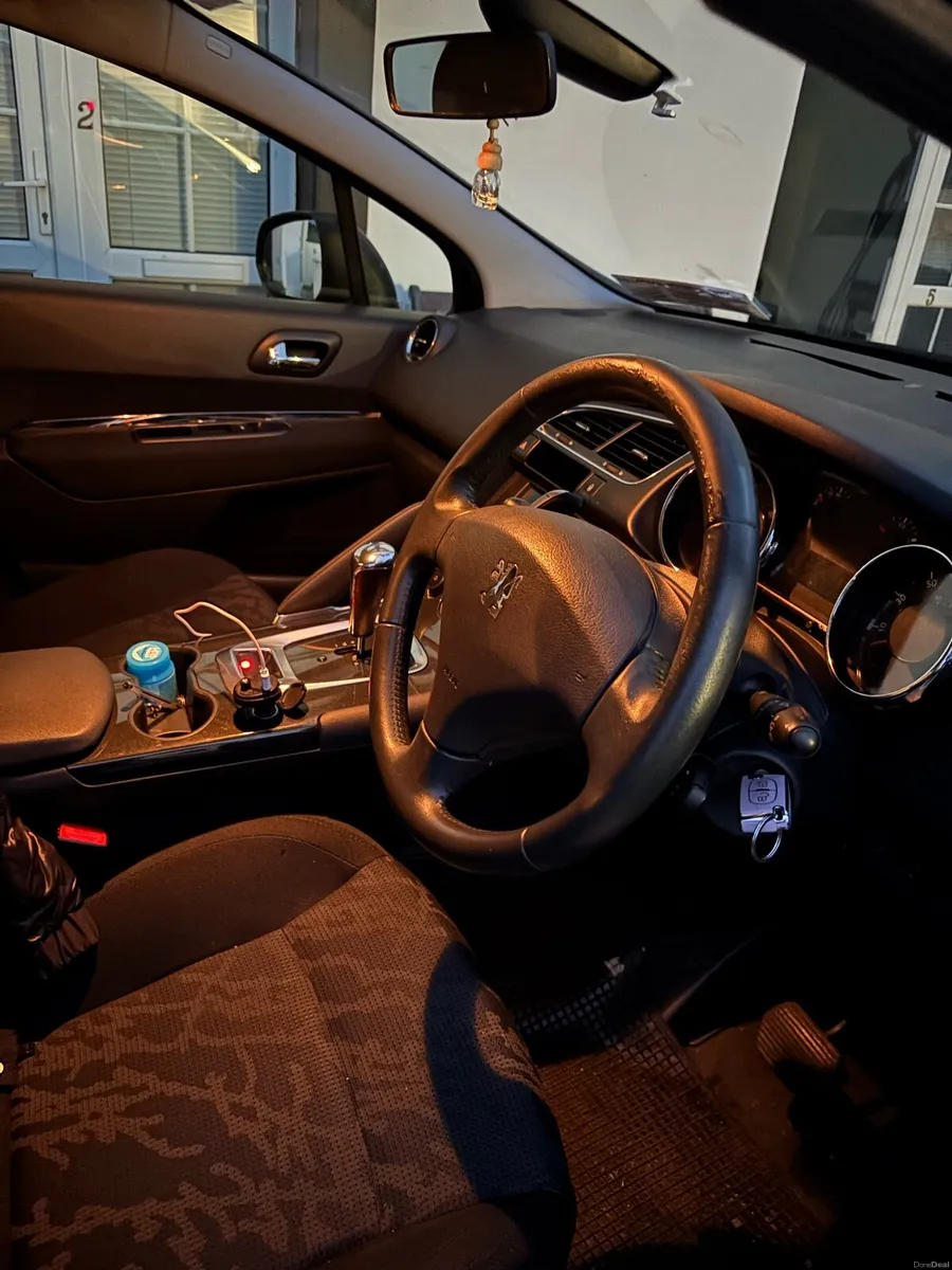 Peugeot 3008 Automatic 1.6L - Image 1