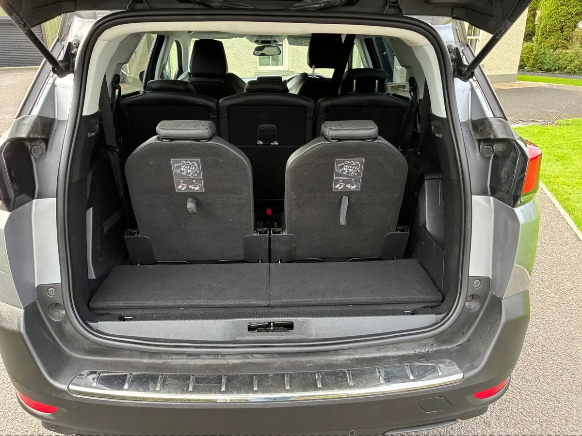 Peugeot 5008 7 seater - Image 6