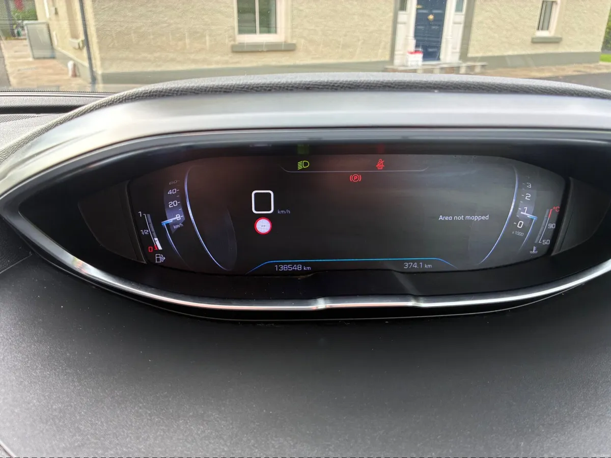 Peugeot 5008 7 seater - Image 2