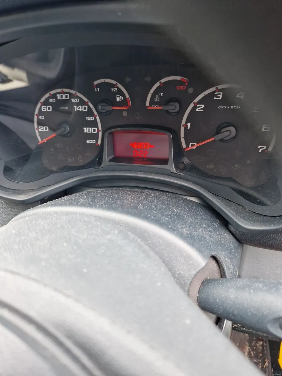 Ford KA 2015 - Image 2
