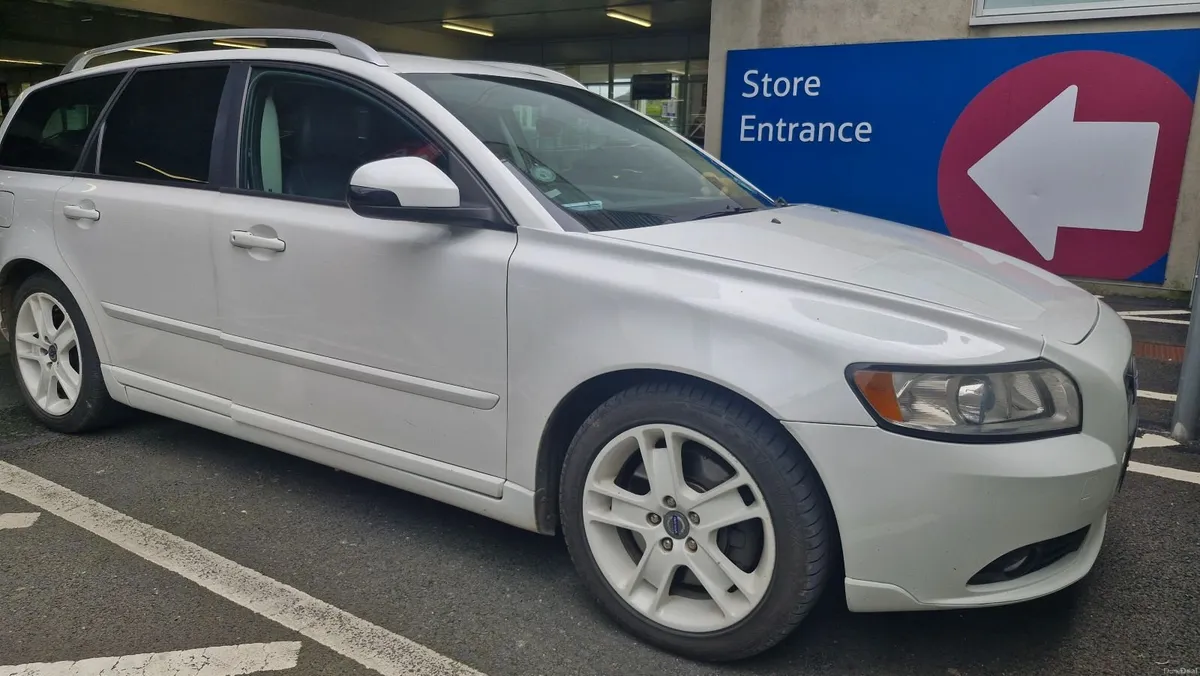 Volvo V50 2011 - Image 4