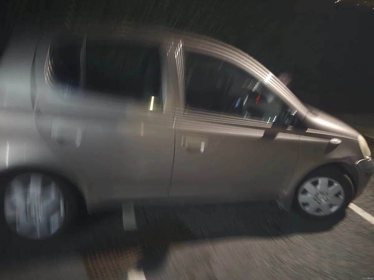 Toyota Yaris 2004 - Image 5