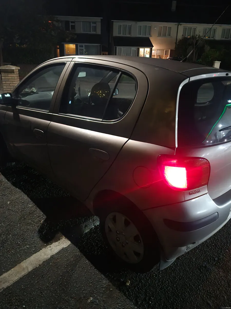Toyota Yaris 2004 - Image 3