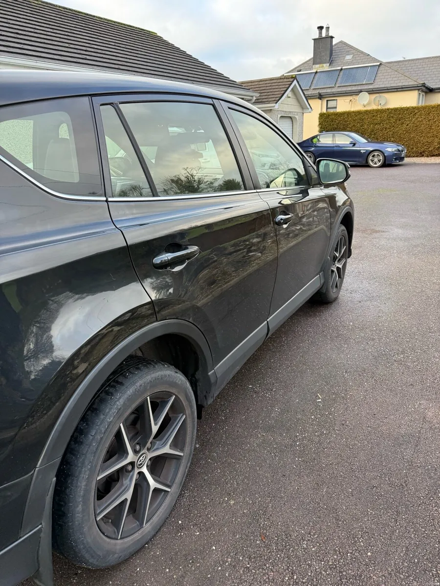 Toyota rav 4 Luna sport - Image 3