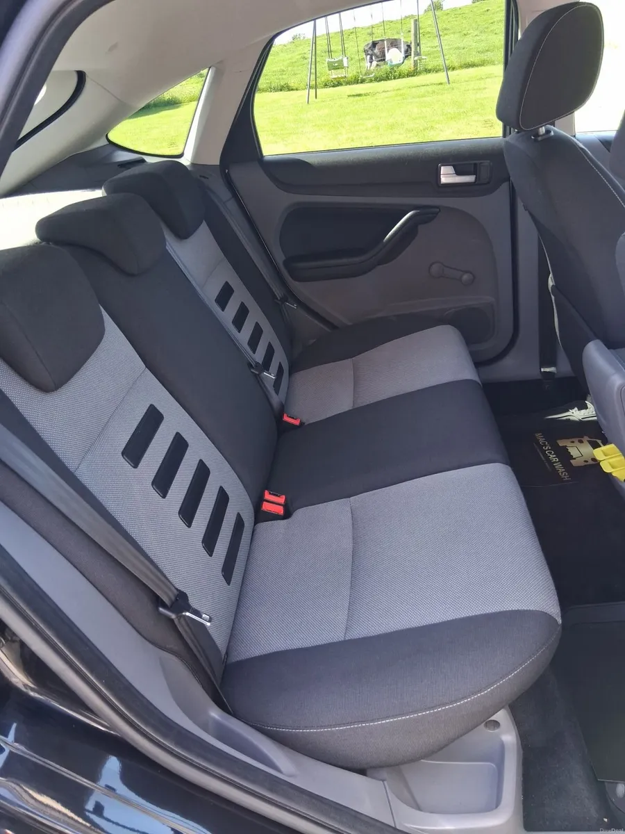 Ford Focus 2011 - Image 6