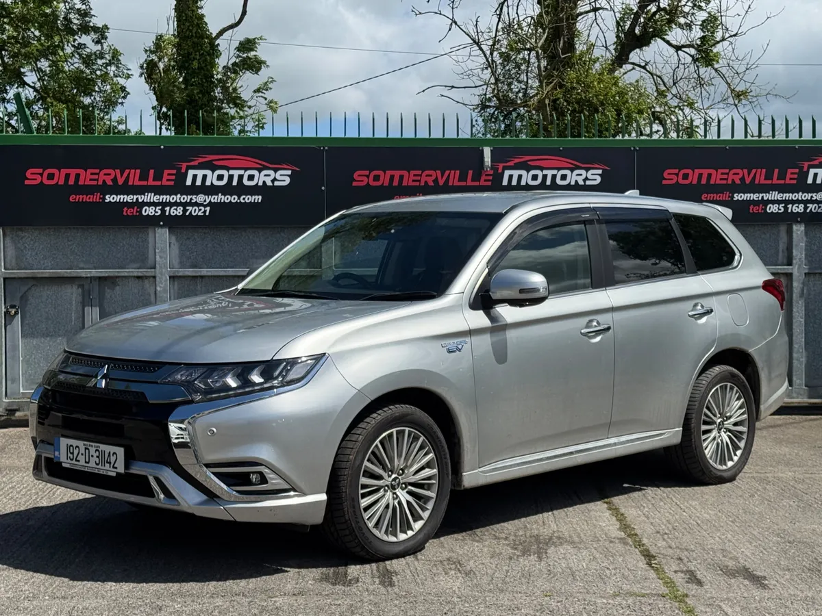 MITSUBISHI OUTLANDER AUTOMATIC “60,000KMS” 2019 - Image 3