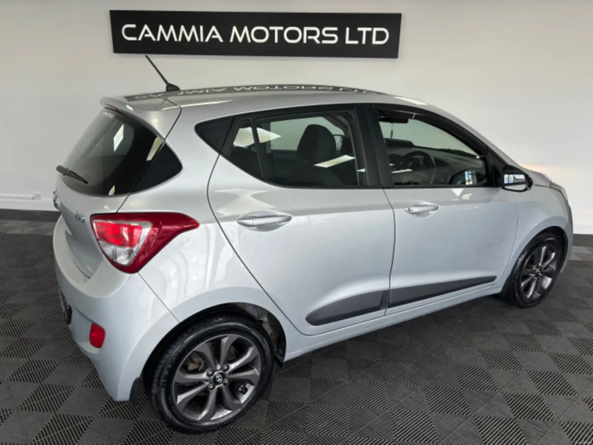 Hyundai i10 1.0 PETROL PREMIUM 5DR - Image 4