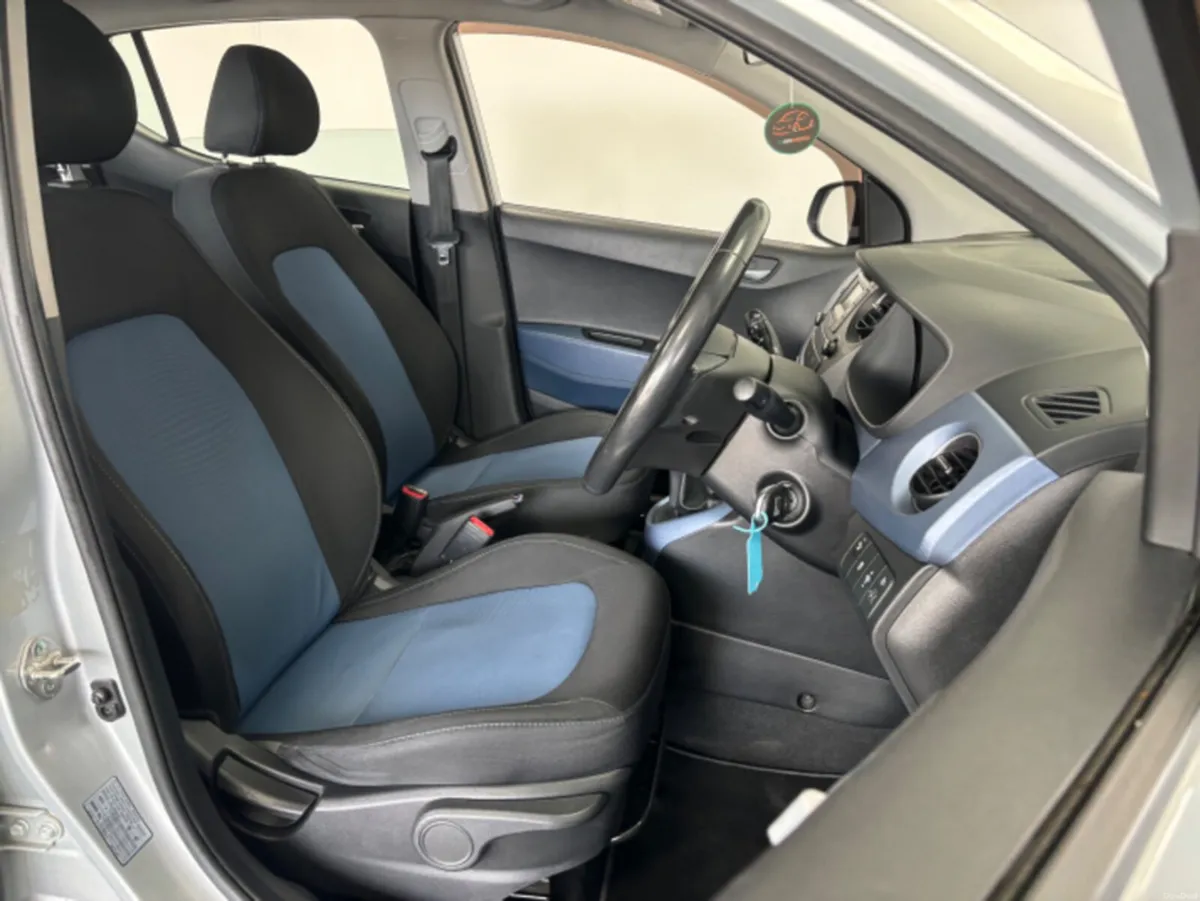 Hyundai i10 1.0 PETROL PREMIUM 5DR - Image 6