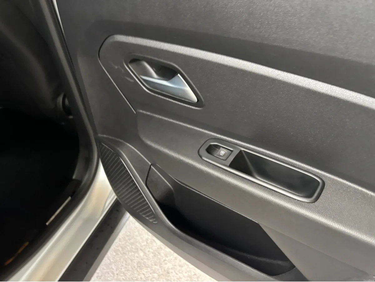 Dacia Duster PRESTIGE TCE 90 4X2 5DR Finance Avail - Image 6