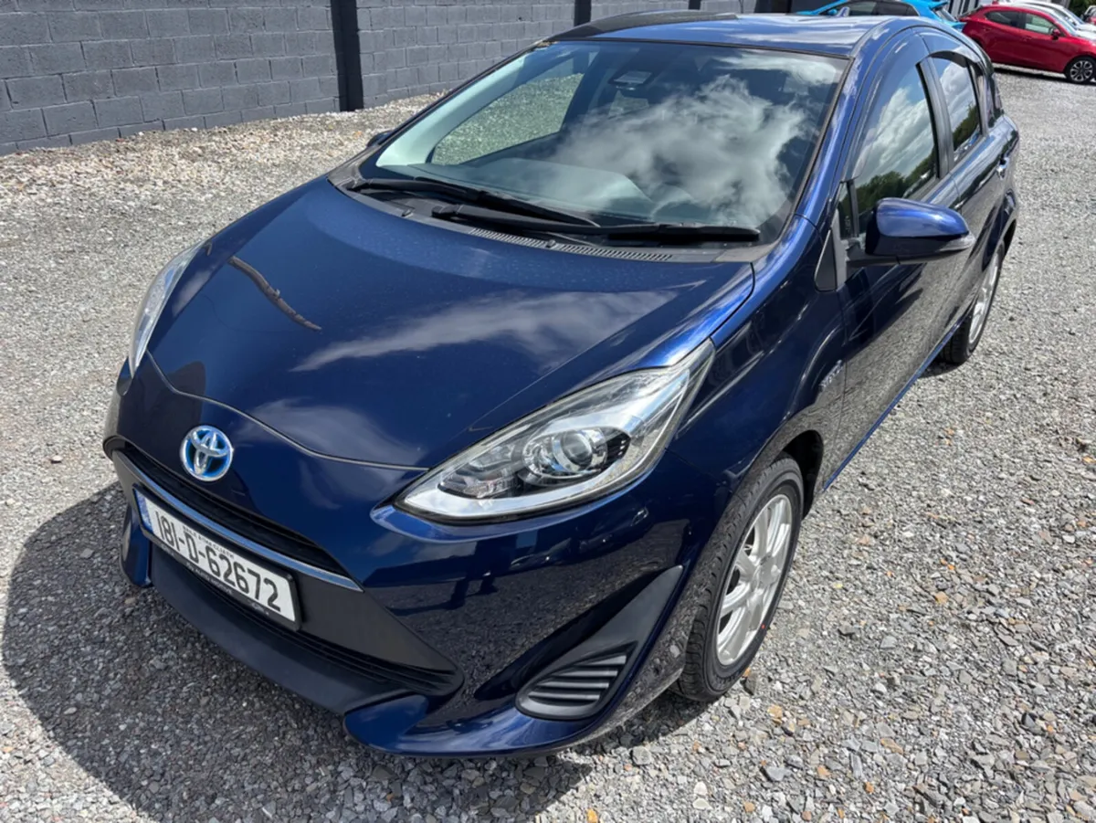 Toyota Aqua HYBRID - Image 4