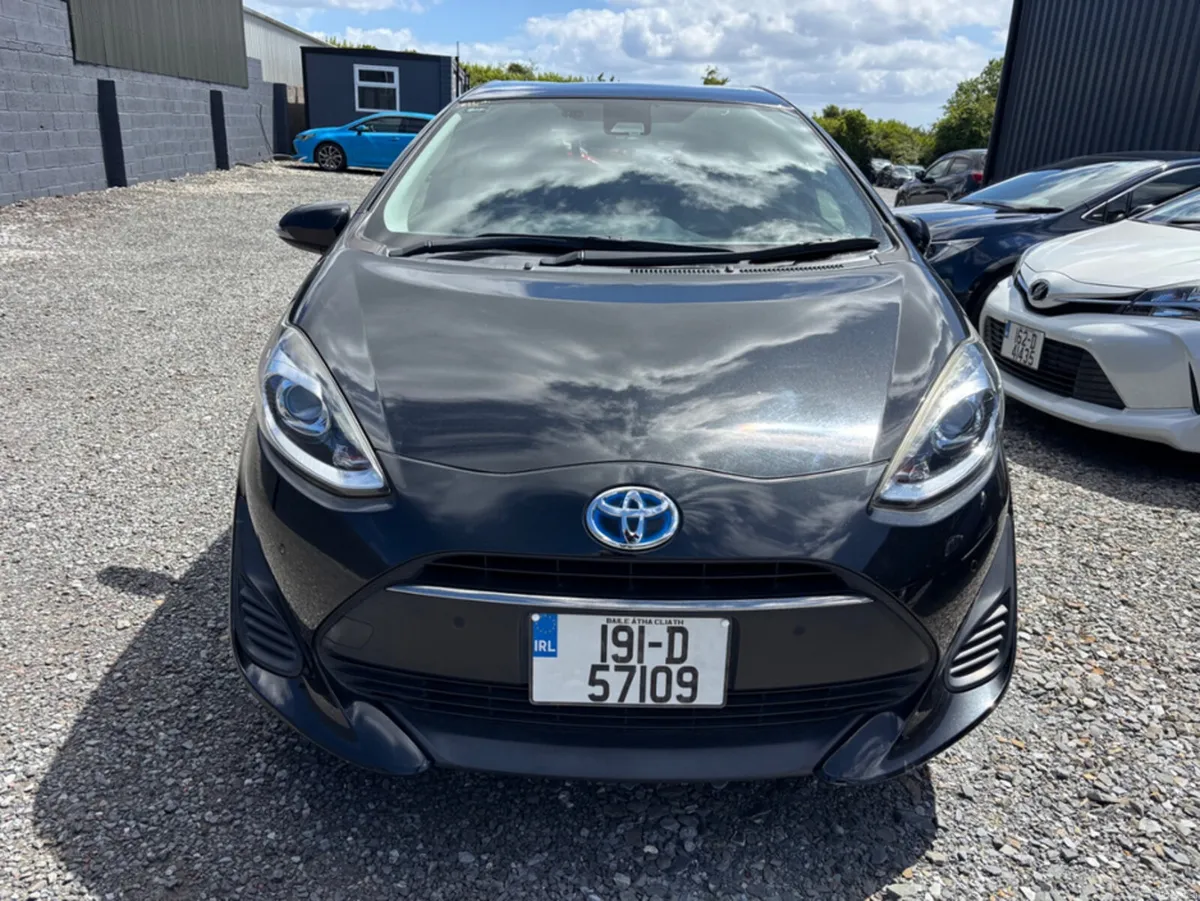 Toyota Aqua HYBRID - Image 4