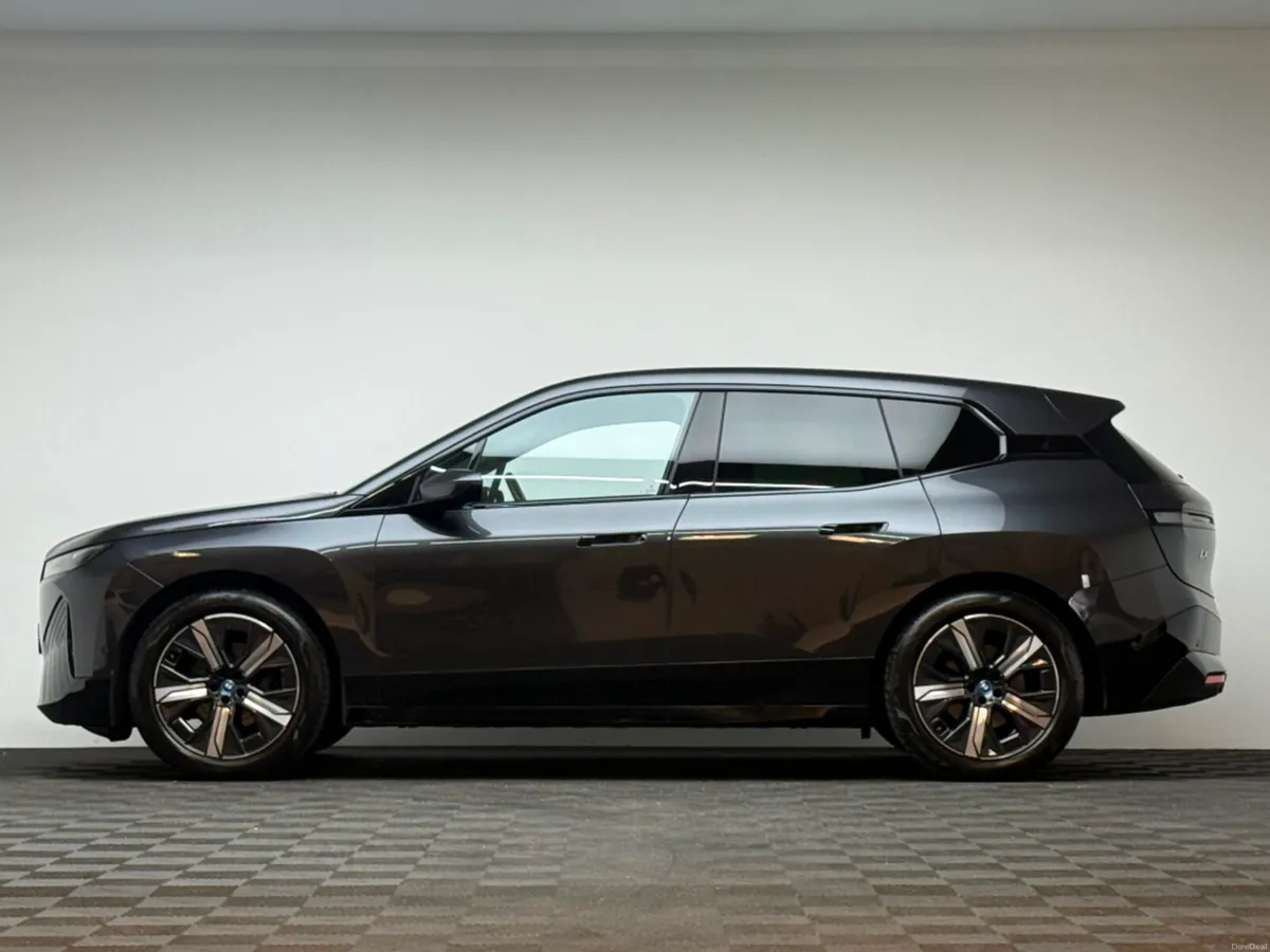 BMW iX XDRIVE40 M SPORT *PAN ROOF* - Image 4