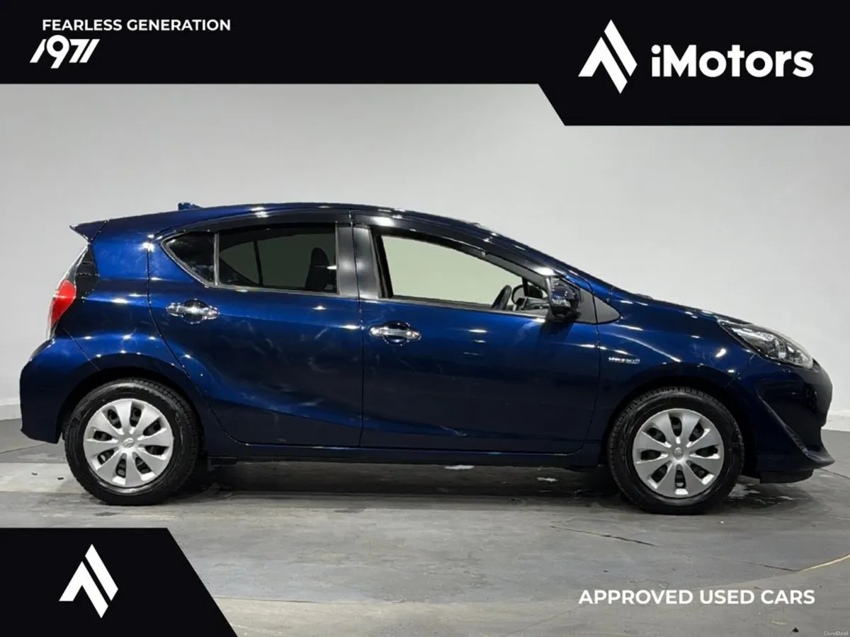 Toyota Aqua HEATED SEATS AUTOMATIC HYBRID - Image 2