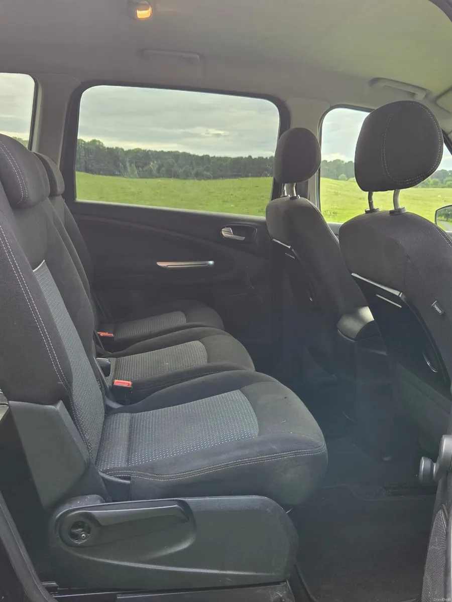 Automatic Ford Galaxy
NCT 10/26 Tax 07/26 2 litre - Image 5