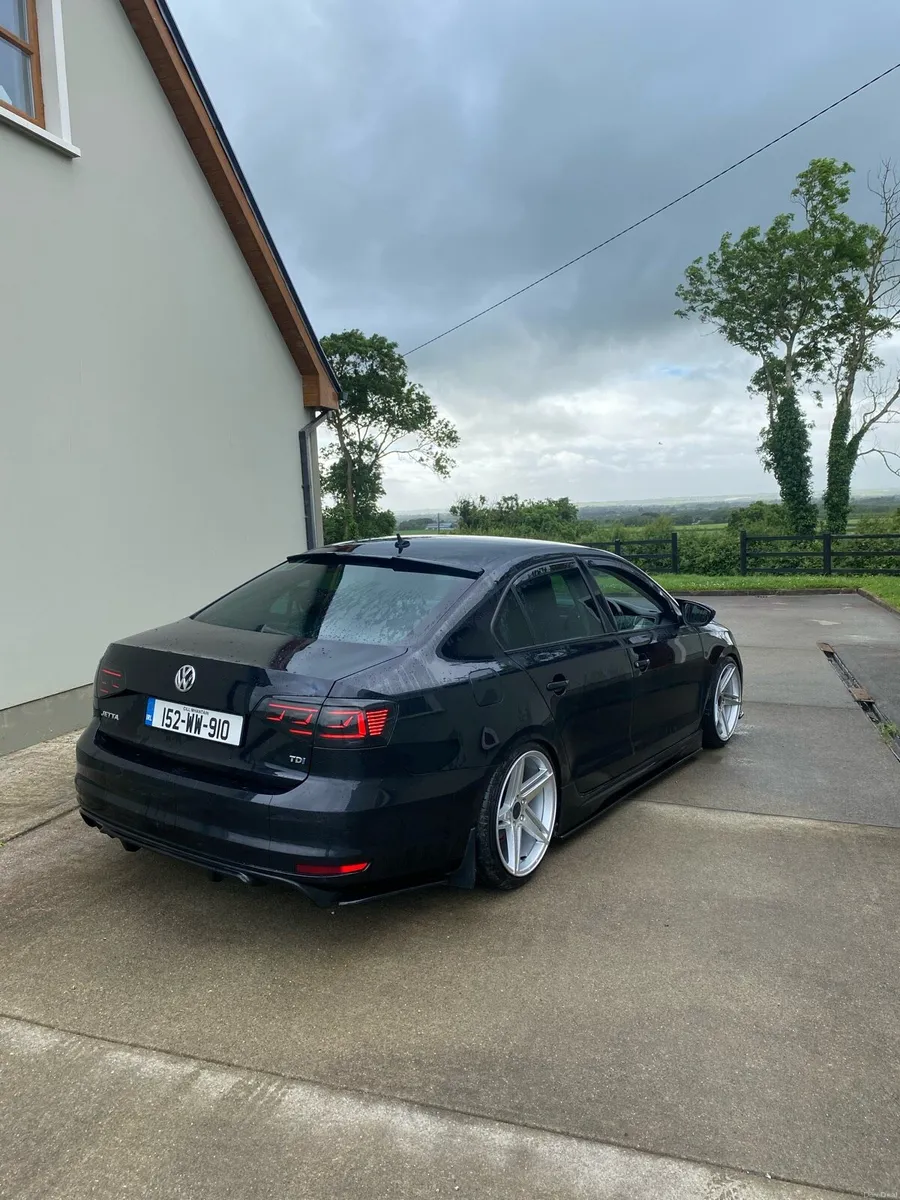 Volkswagen Jetta - Image 2