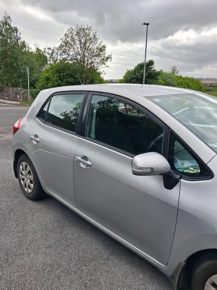 Toyota Auris - Image 2
