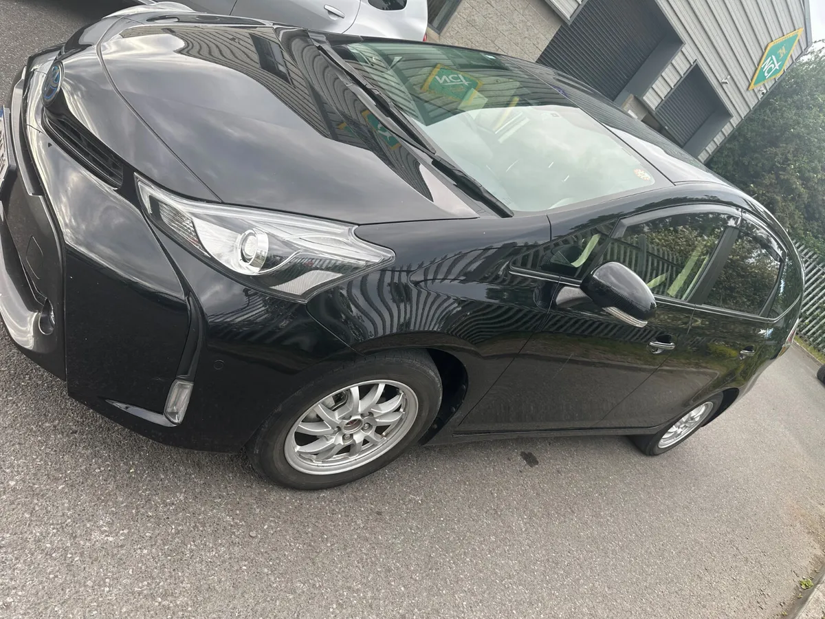 2021 Toyota Alpha – 1.8 Hybrid |7 Seater|High‑Spec - Image 2