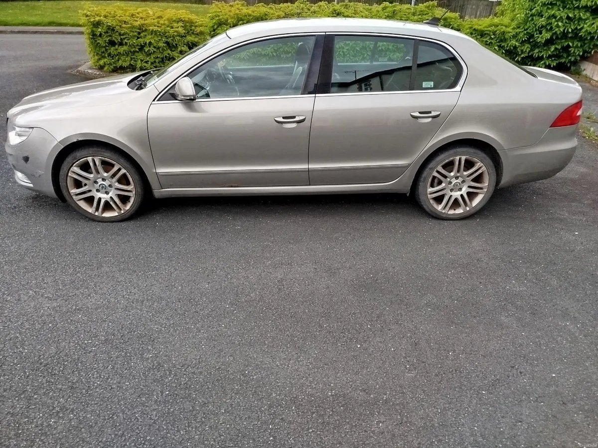 SKODA SUPERB 2.0 TDI CR ELEGANCE 170 - Image 2
