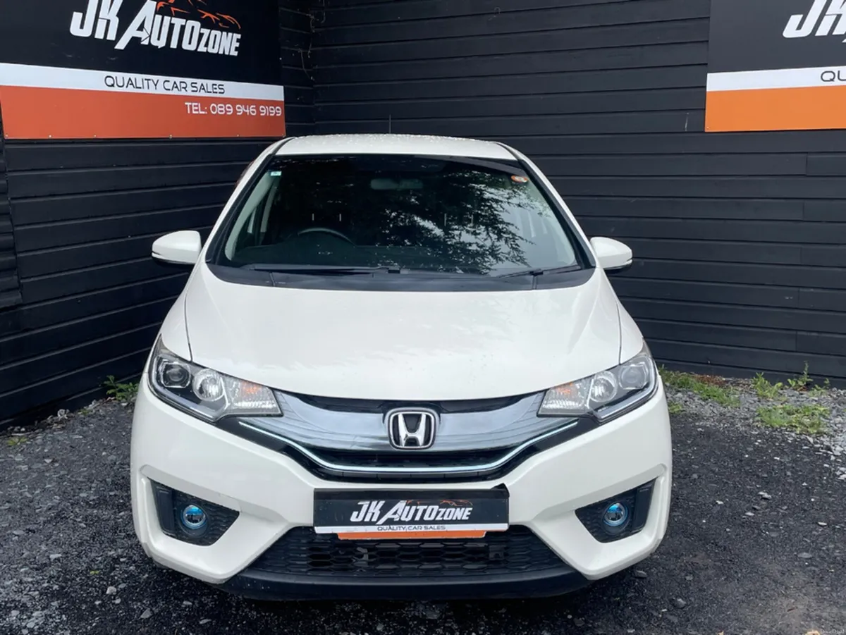 Honda Fit 1.5 HYBRID AUTO - Image 2