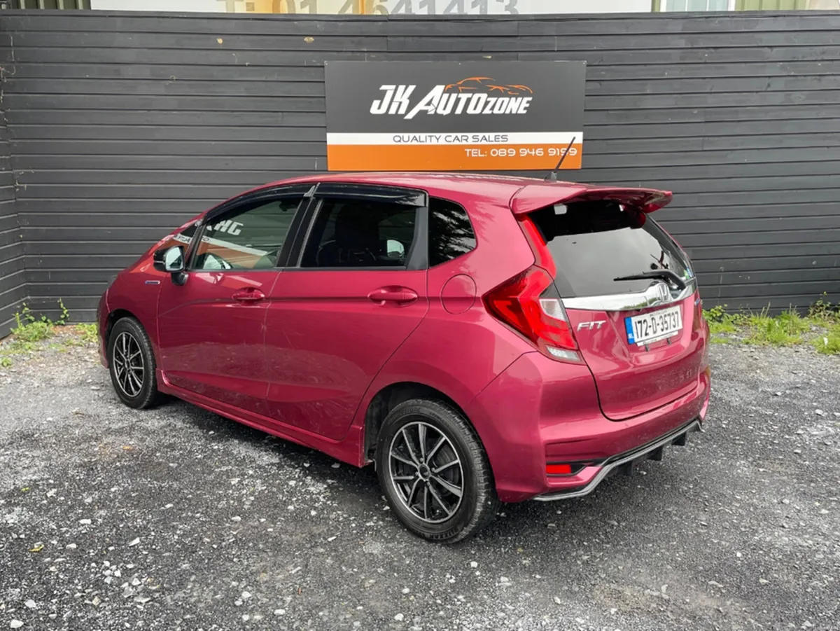 Honda Fit 1.5 HYBRID 5DR - Image 4