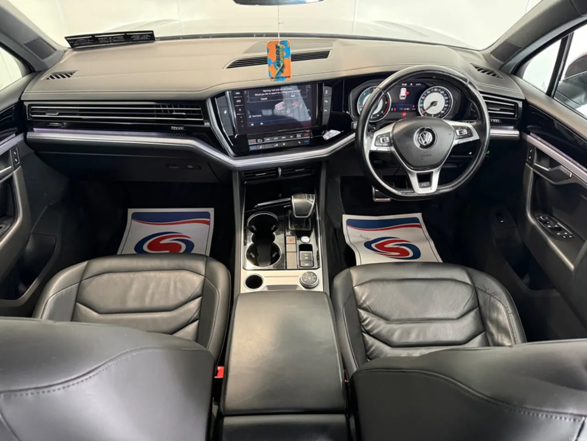 Volkswagen Touareg 3.0 V6 R-LINE TDI AUTO - Image 3