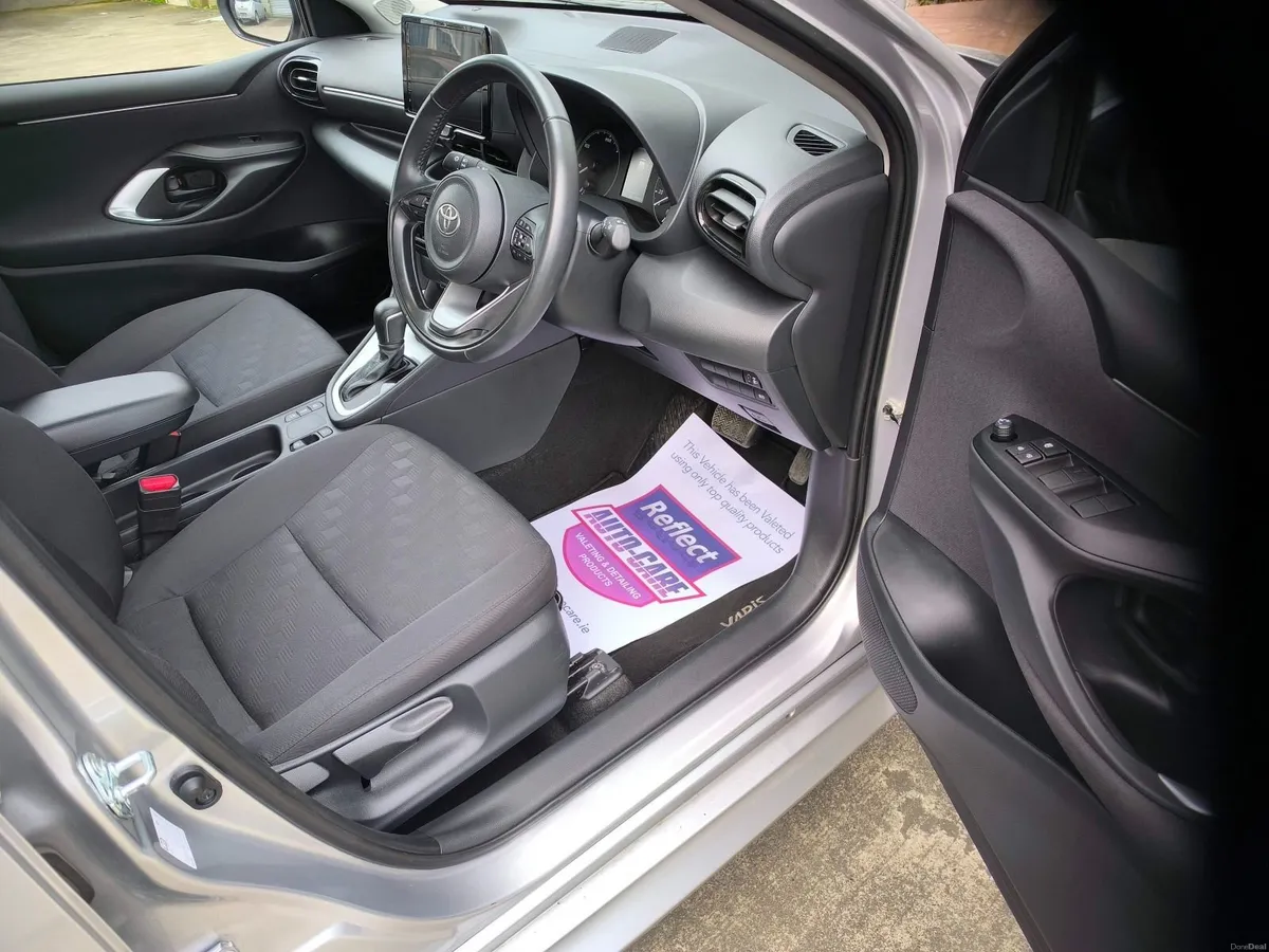 🌟251 Toyota Yaris hybrid Automatic 🌟 - Image 3