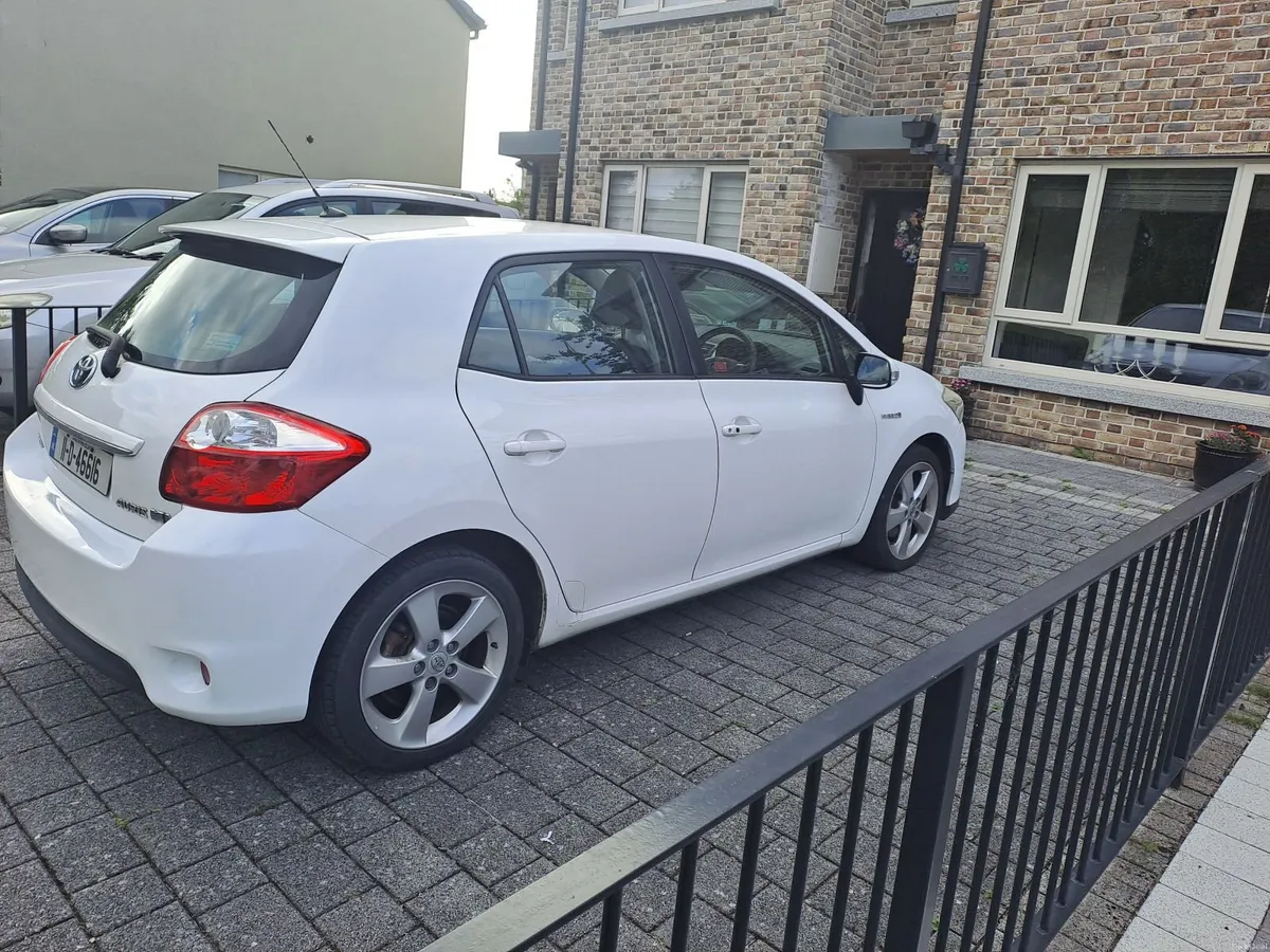 Toyota Auris  Hybrid T-Siprit Cvt - Image 5