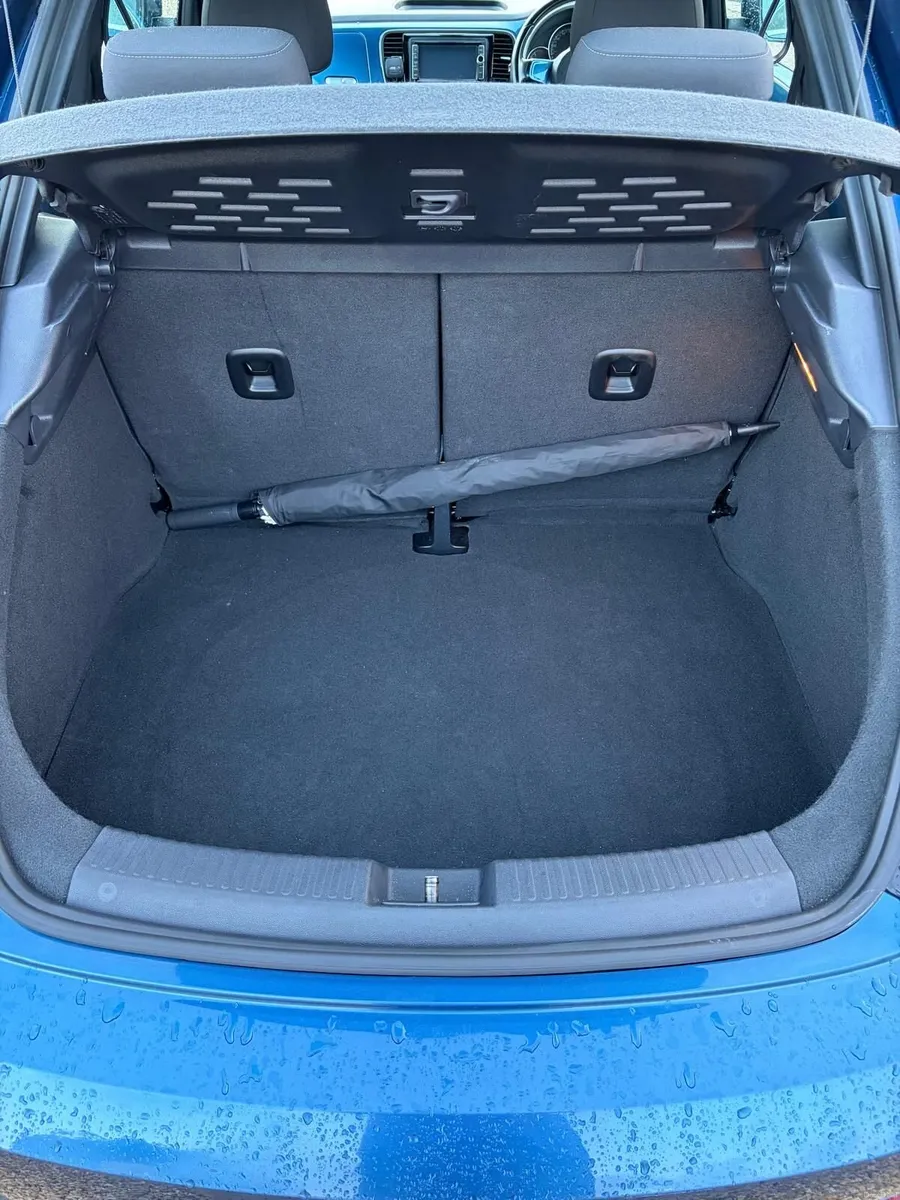 Volkswagen Beetle 2017 - Image 5
