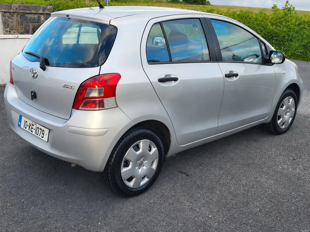 Toyota yaris *low kms* - Image 1