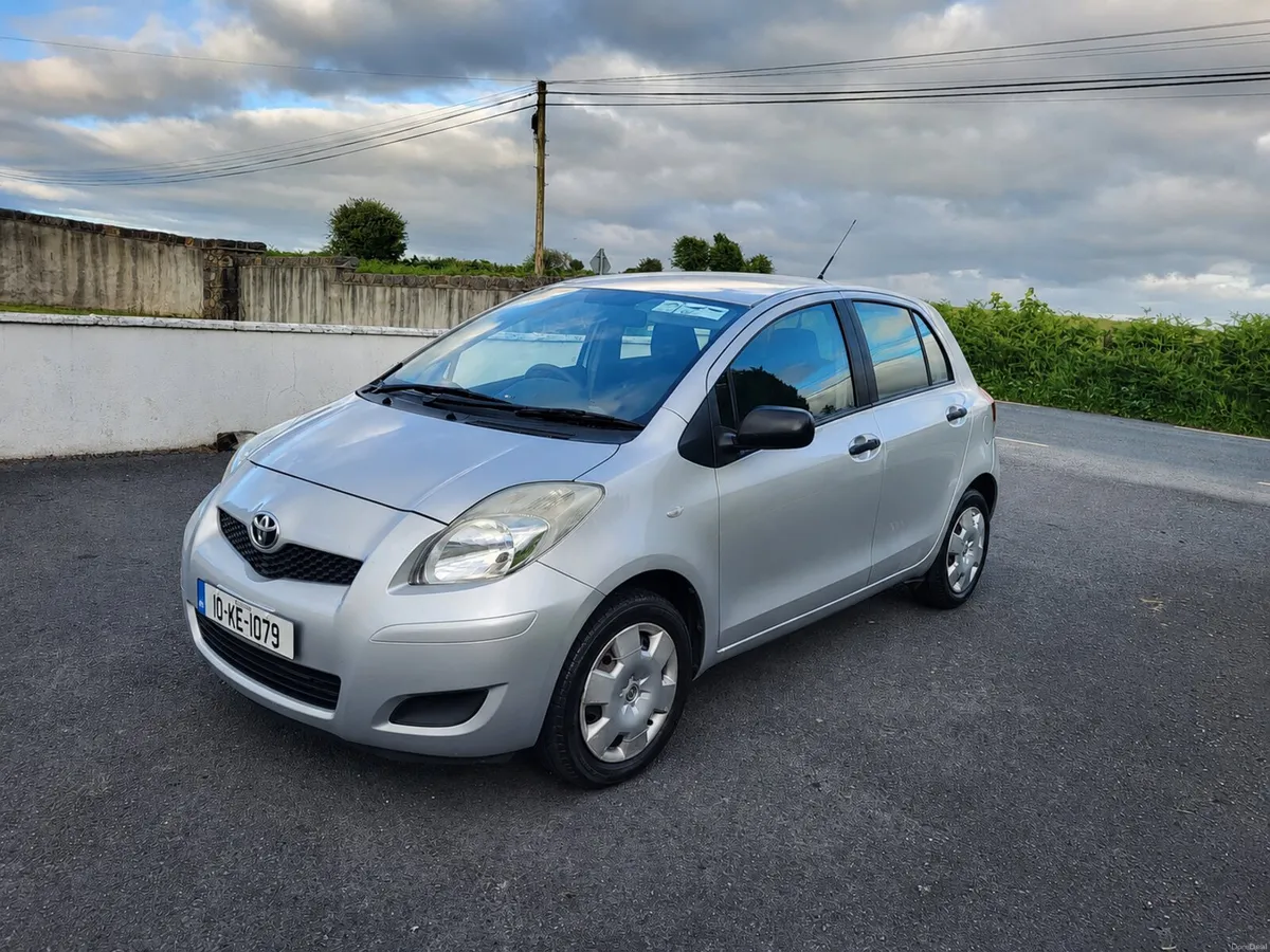 Toyota yaris *low kms* - Image 2