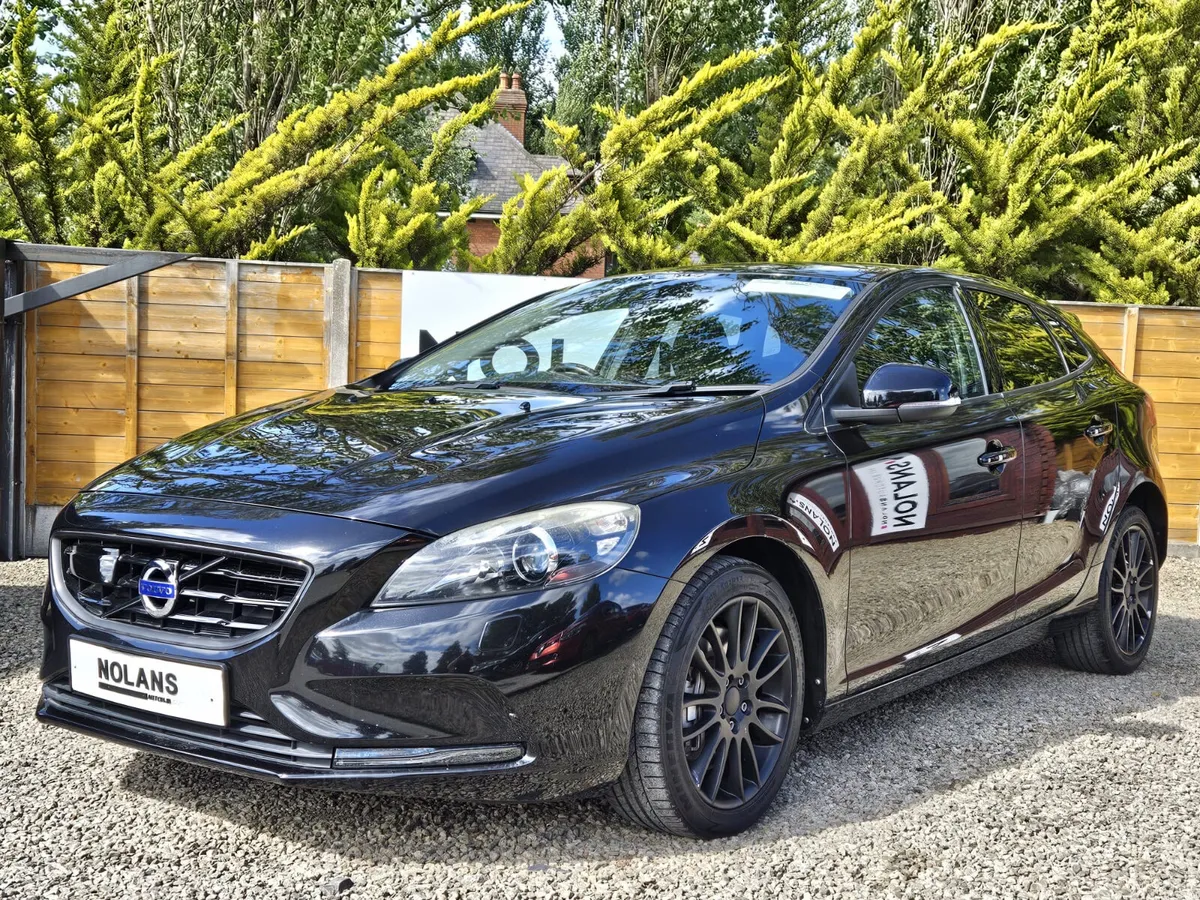VOLVO V40 D4 AUTO DIESEL NEW NCT - Image 3