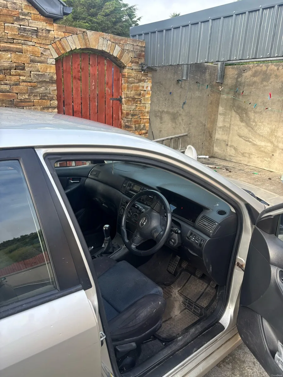 Toyota corola - Image 4